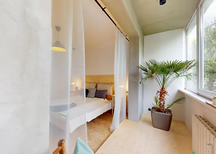 Modern 2 Bedroom - Free Parking